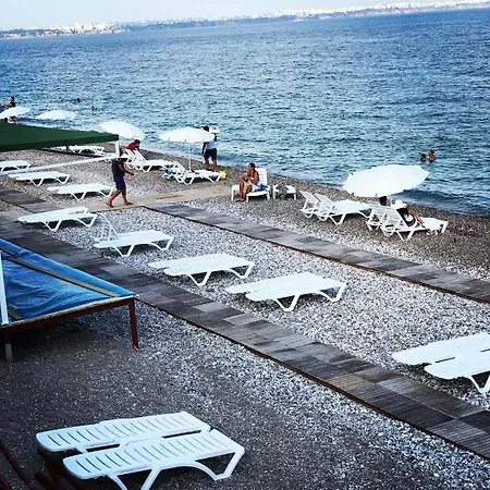 Ξενοδοχείο με διαμερίσματα Ada Apart&hotel
